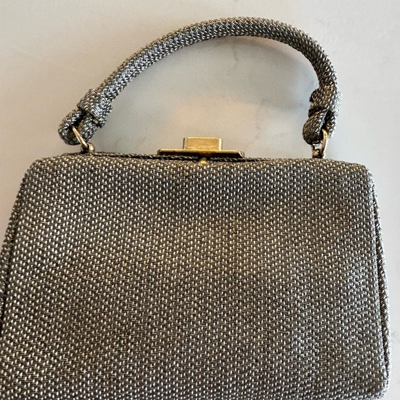 Koret 1950s/1960s designer handbag , woven silver grey with brass hardware . - Picture 4 of 15